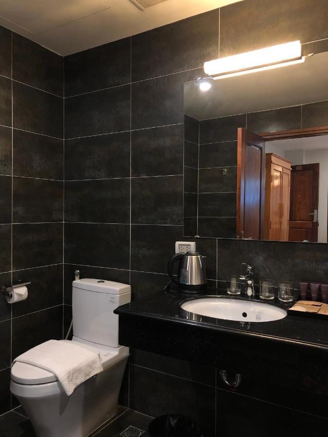 Moc Hoang Hotel Ханой Екстериор снимка