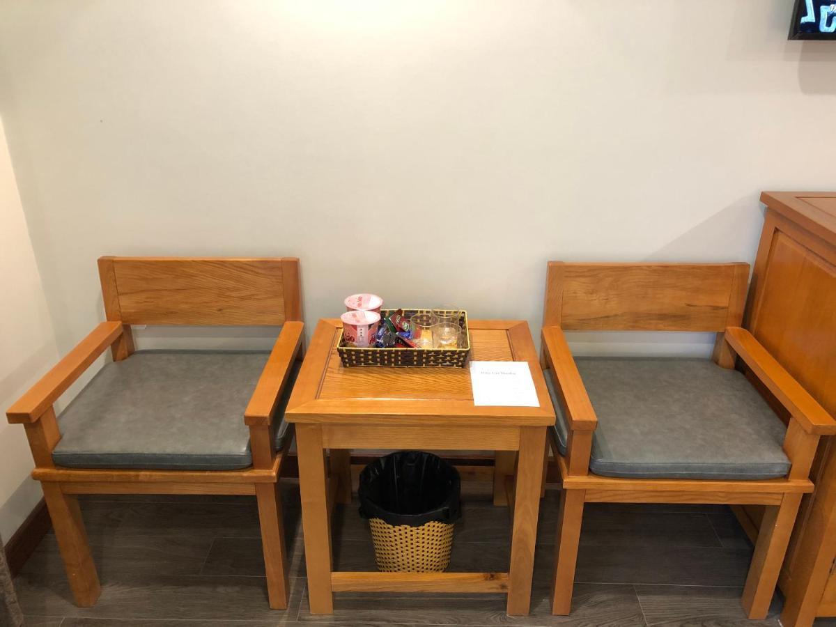 Moc Hoang Hotel Ханой Екстериор снимка